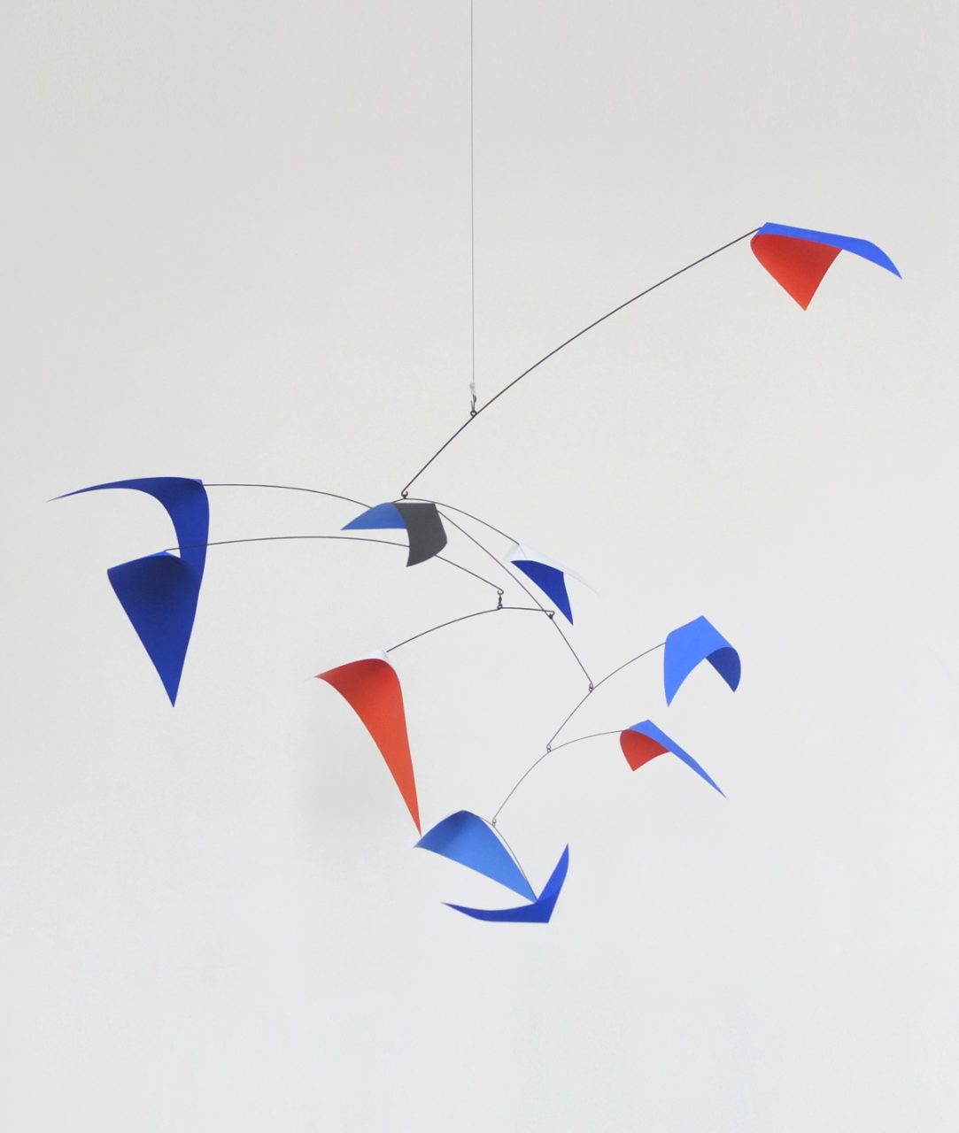Alex Palenski mobile Les oiseaux de paradis sculpture suspendue métal coloré