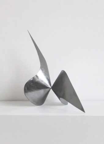 Alex Palenski sculpture feuilles d'acier plié