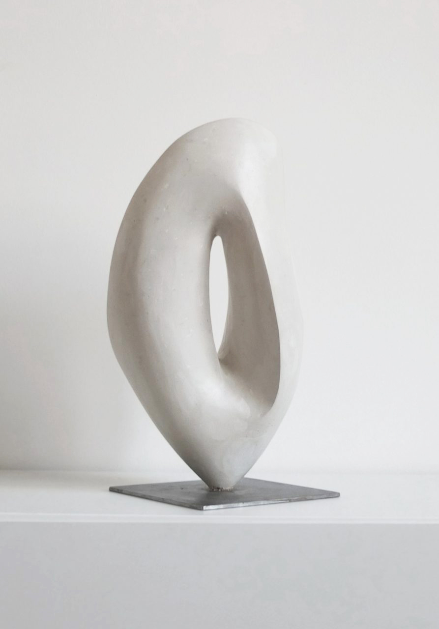 Alex Palenski sculpture O plâtre sur armature et socle d'acier