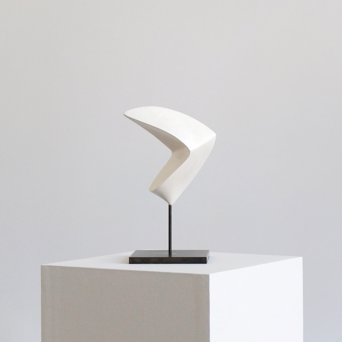 Alex Palenski sculpture art abstrait plâtre acier