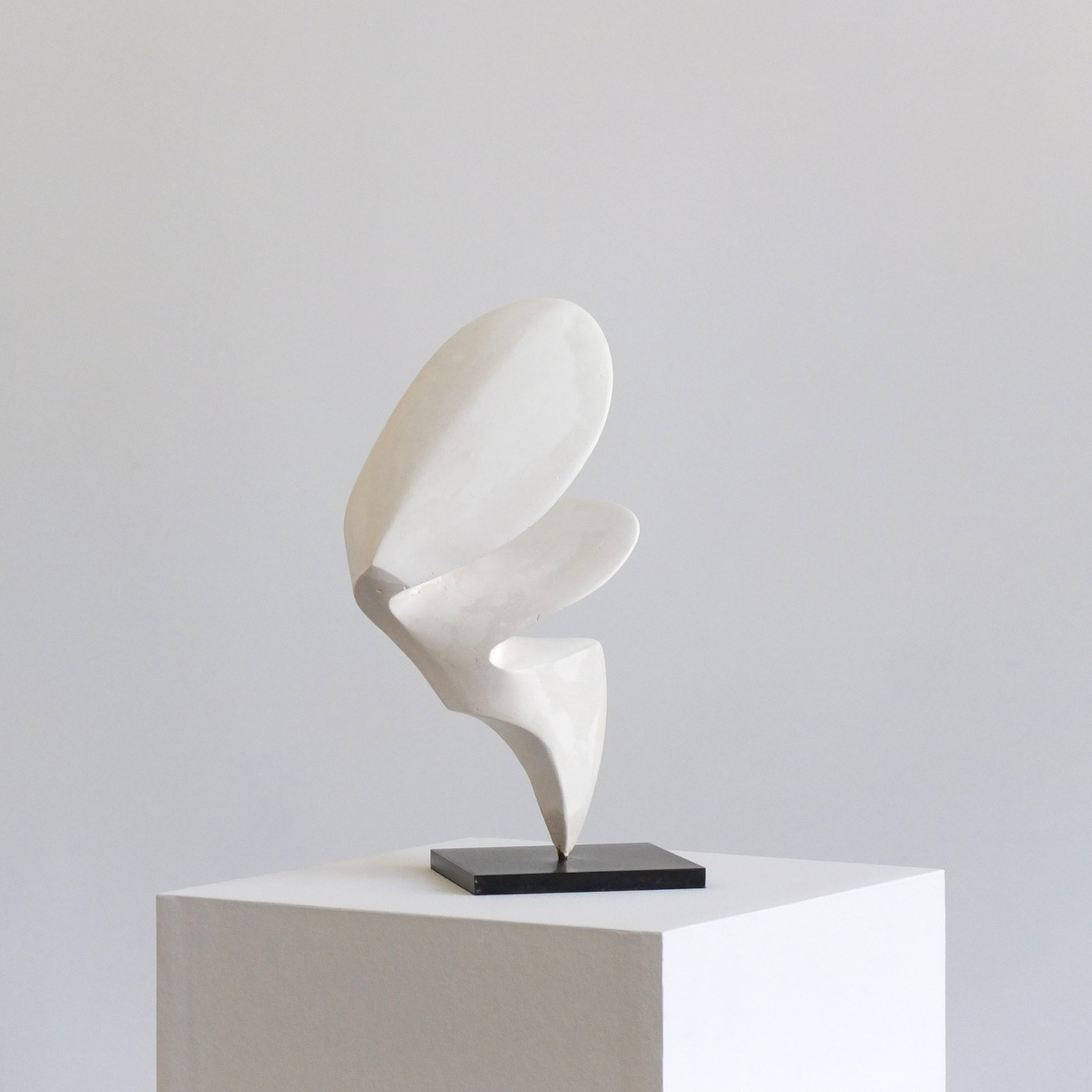 Alex Palenski sculpteur contemporain artiste paris plâtre blanc métal acier