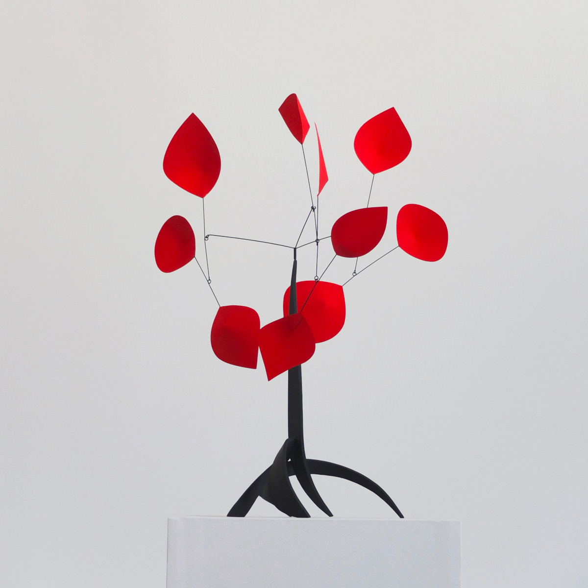 Alex Palenski stabile sculpture mobile de table rouge noir